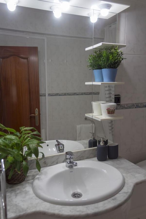 Anunci Tancat Capellans Apartment Салоу Екстериор снимка