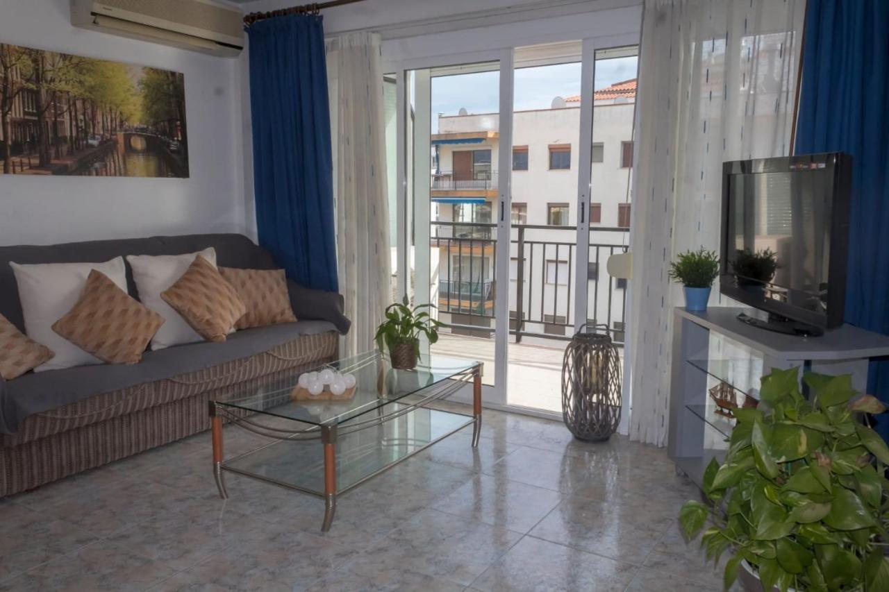 Anunci Tancat Capellans Apartment Салоу Екстериор снимка