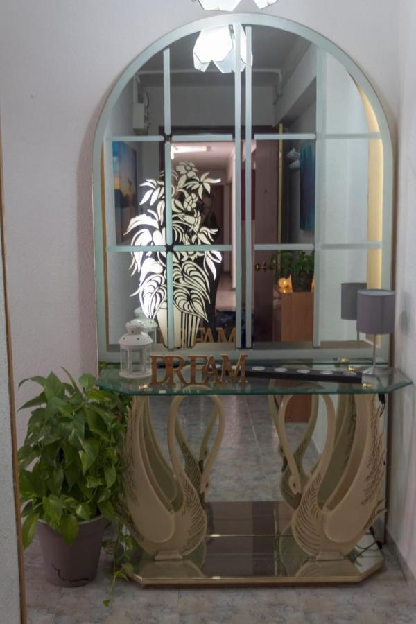 Anunci Tancat Capellans Apartment Салоу Екстериор снимка